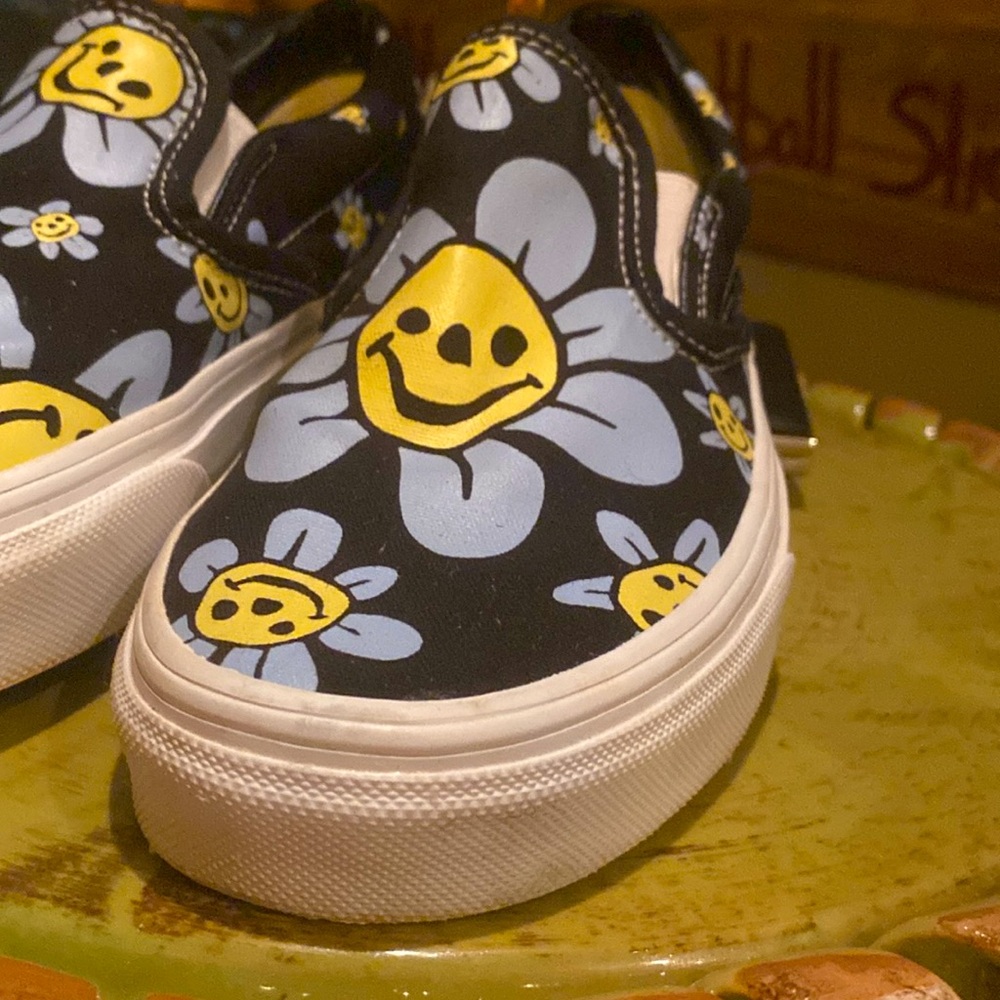 Vans Classic Daisy Trippy Grin Floral Black/Yellow Sneakers Slip-on - Picture 2 of 10